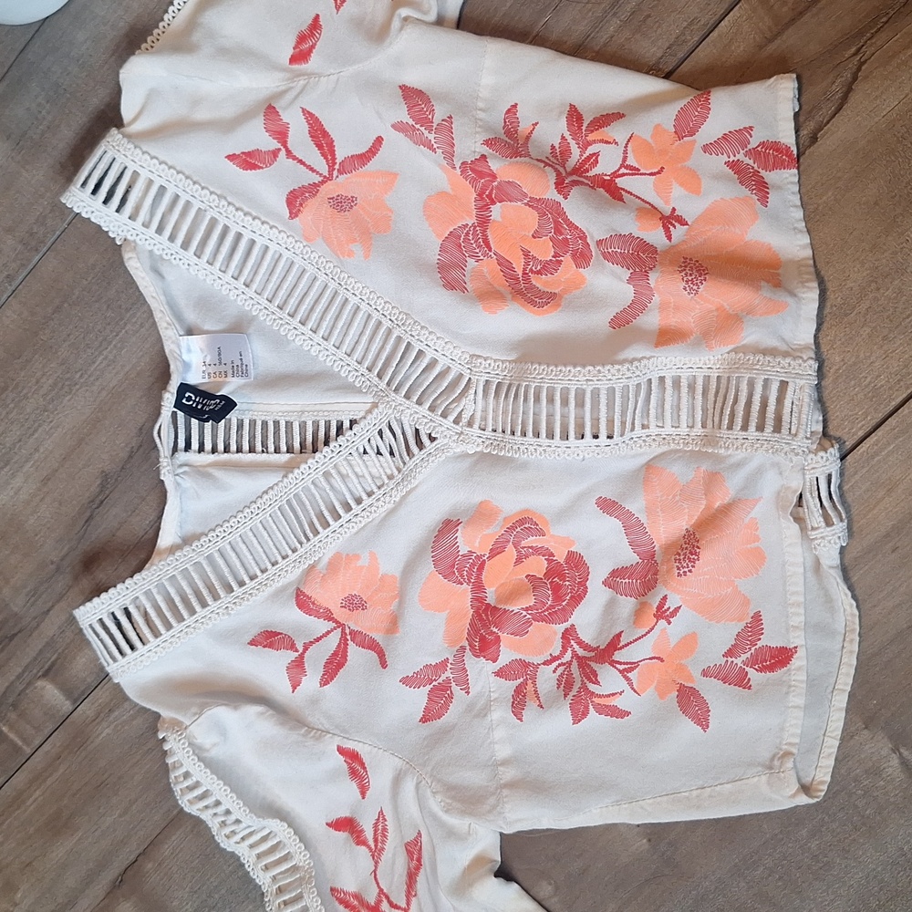 H&M Divided Crop Top - Picture 3 of 8